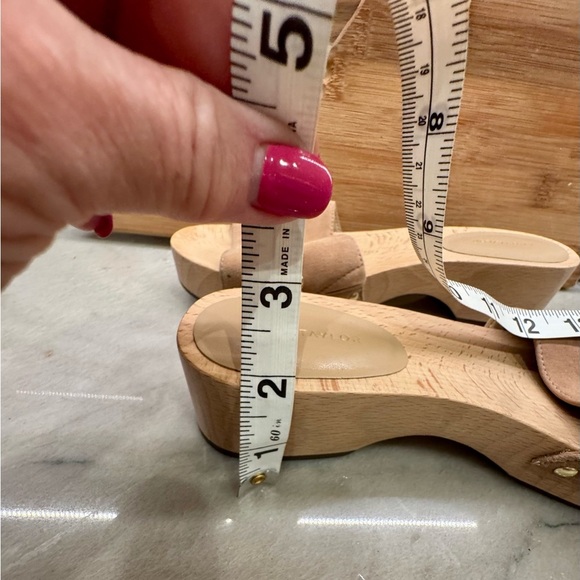 Ann Taylor Clogs - Tan Suede with Chain Accent-7M - Picture 8 of 14